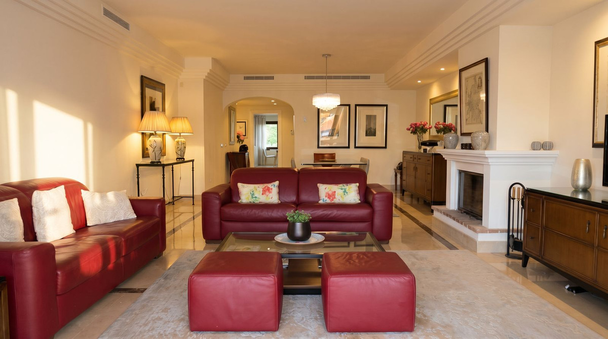 2 Bed Apartment for sale in Nueva Andalucía Costa Del Sol, Málaga, Spain
