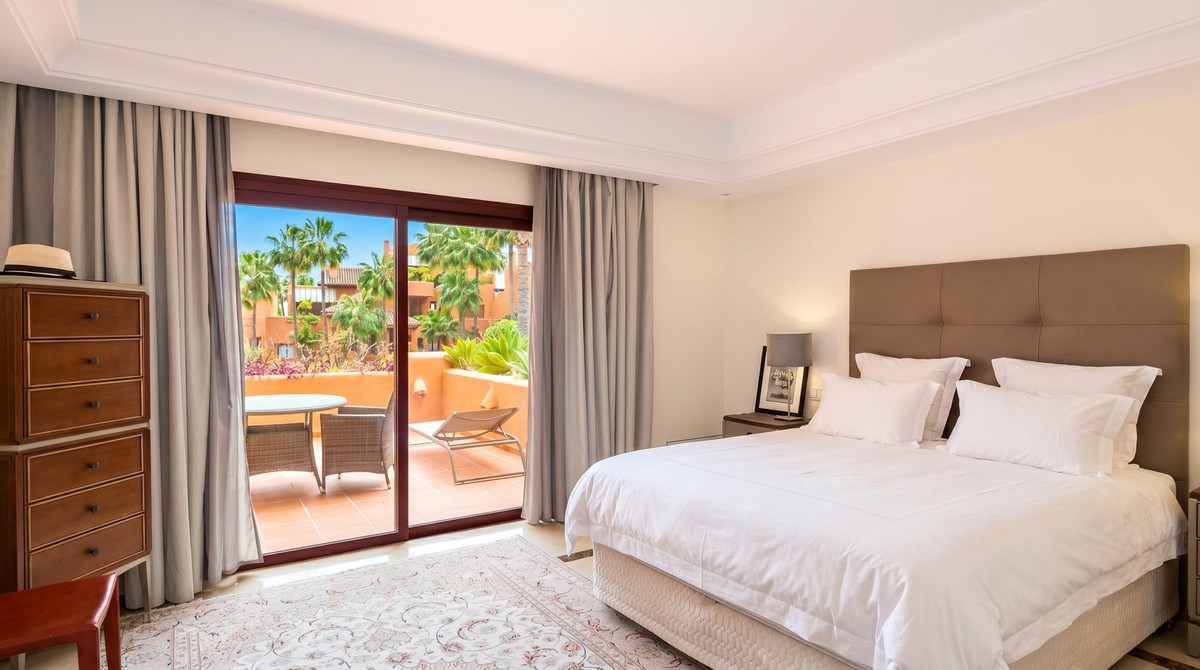 2 Bed Apartment for sale in Nueva Andalucía Costa Del Sol, Málaga, Spain
