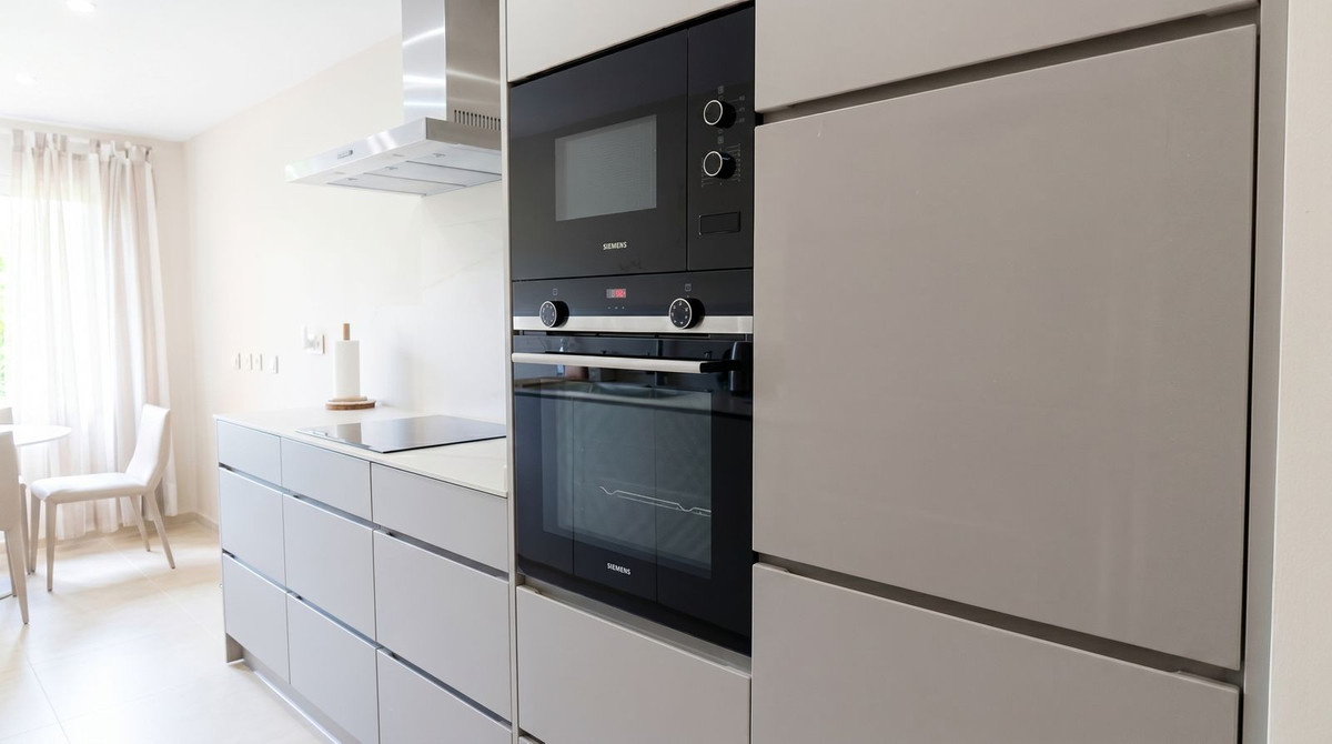 2 Bed Apartment for sale in Nueva Andalucía Costa Del Sol, Málaga, Spain