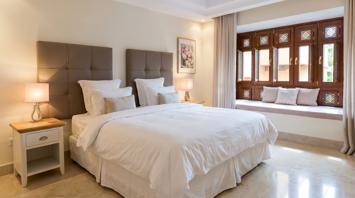2 Bed Apartment for sale in Nueva Andalucía Costa Del Sol, Málaga, Spain