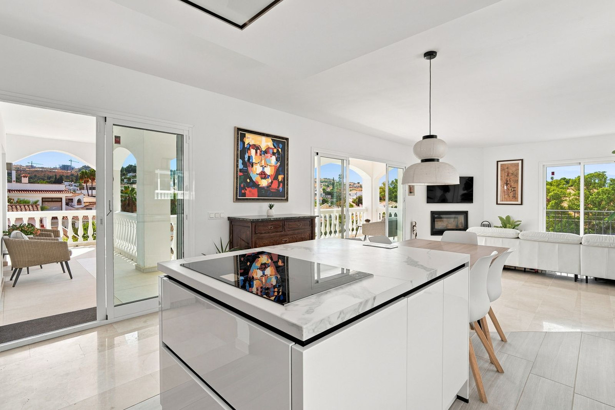 6 Bed Townhouse for sale in Mijas Costa Del Sol, Málaga, Spain