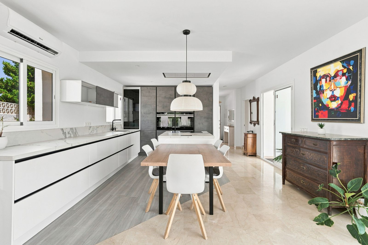 6 Bed Townhouse for sale in Mijas Costa Del Sol, Málaga, Spain