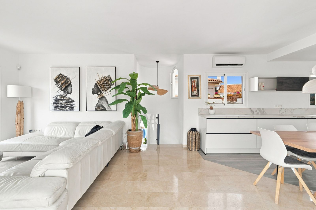 6 Bed Townhouse for sale in Mijas Costa Del Sol, Málaga, Spain
