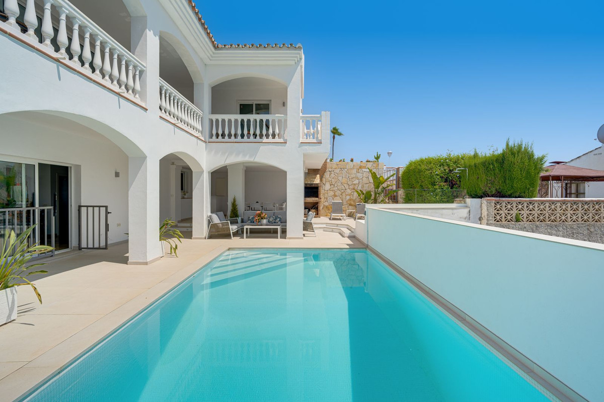 6 Bed Townhouse for sale in Mijas Costa Del Sol, Málaga, Spain
