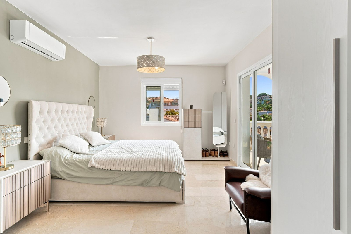 6 Bed Townhouse for sale in Mijas Costa Del Sol, Málaga, Spain