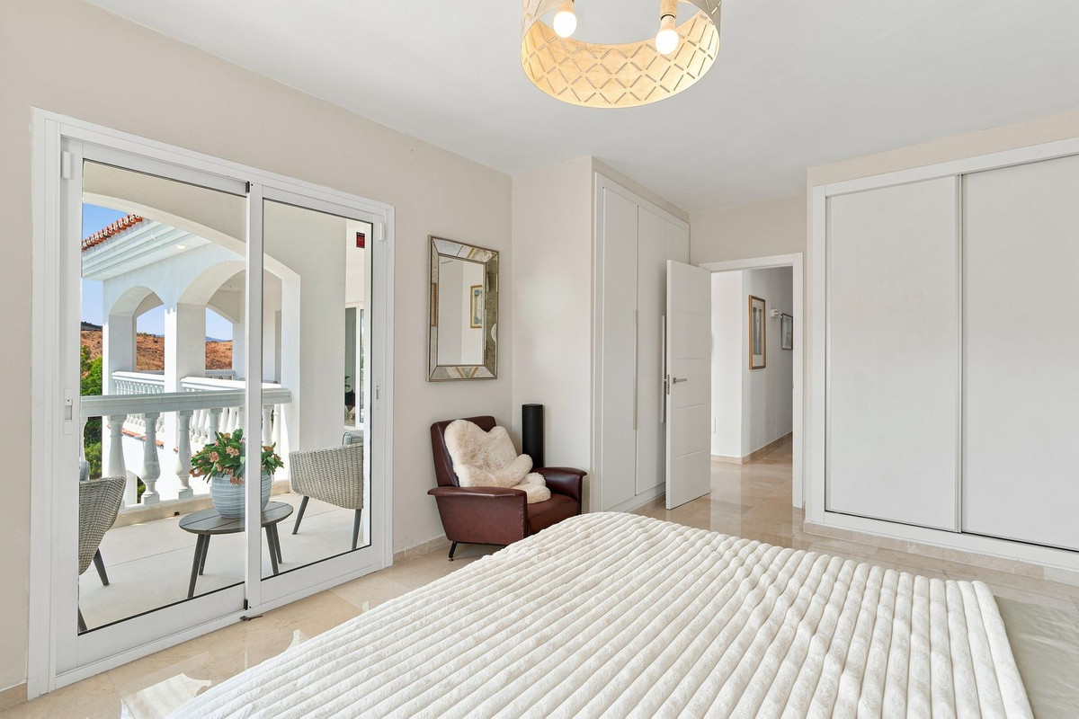 6 Bed Townhouse for sale in Mijas Costa Del Sol, Málaga, Spain