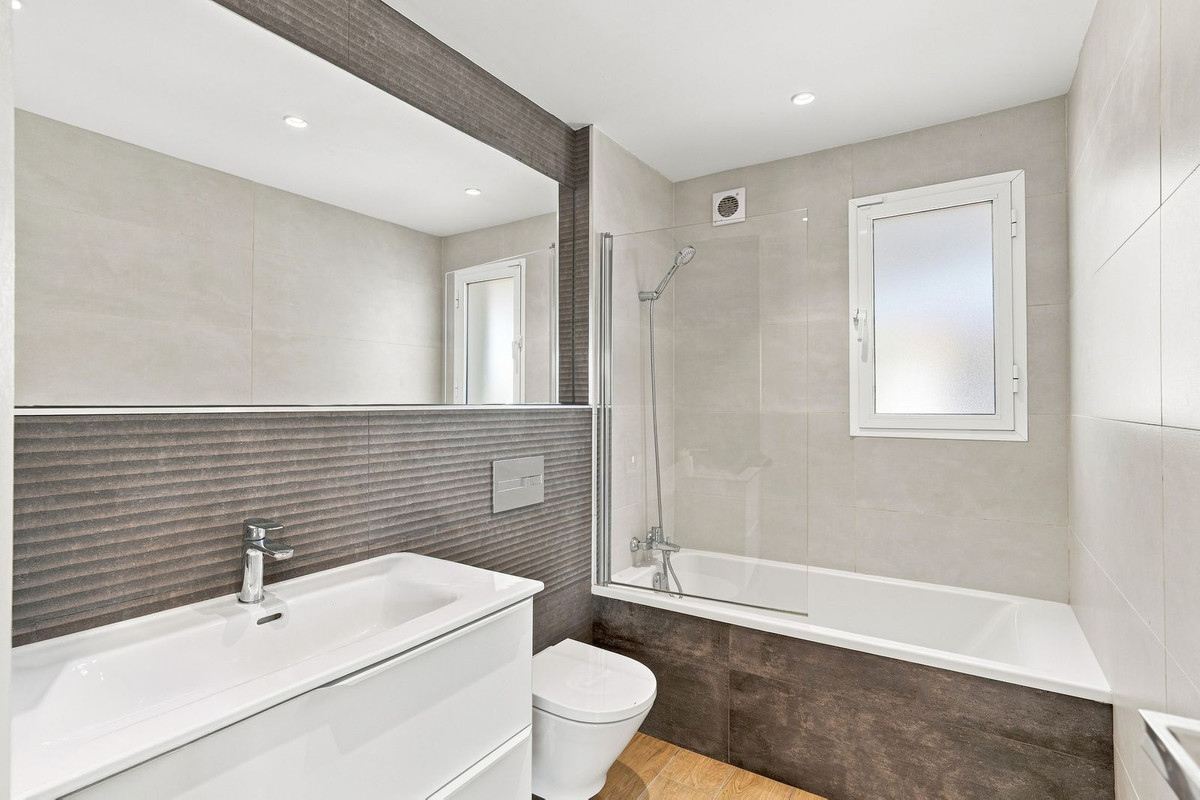 6 Bed Townhouse for sale in Mijas Costa Del Sol, Málaga, Spain