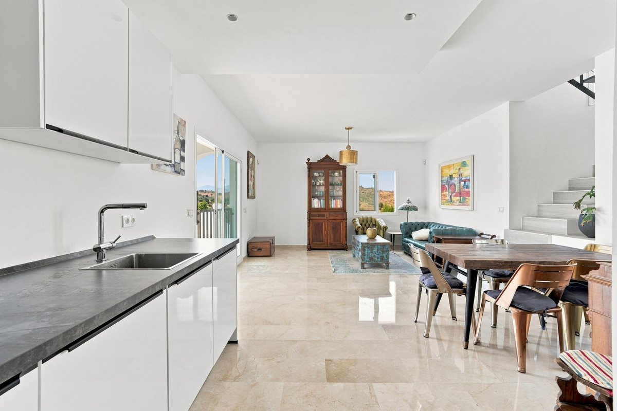 6 Bed Townhouse for sale in Mijas Costa Del Sol, Málaga, Spain