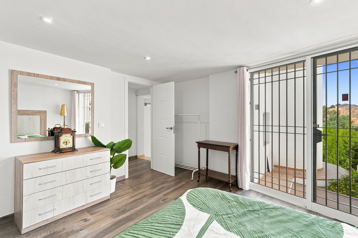 6 Bed Townhouse for sale in Mijas Costa Del Sol, Málaga, Spain