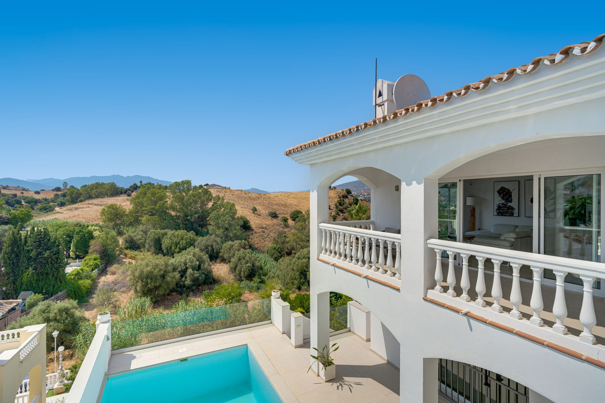6 Bed Townhouse for sale in Mijas Costa Del Sol, Málaga, Spain