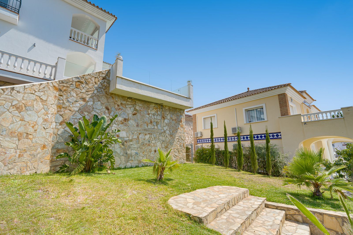 6 Bed Townhouse for sale in Mijas Costa Del Sol, Málaga, Spain