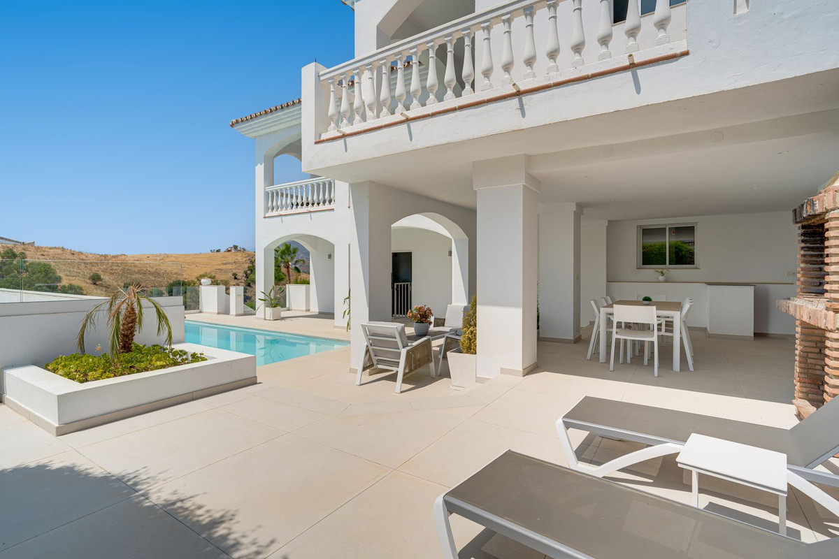6 Bed Townhouse for sale in Mijas Costa Del Sol, Málaga, Spain