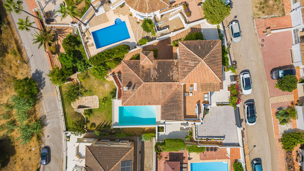 6 Bed Townhouse for sale in Mijas Costa Del Sol, Málaga, Spain