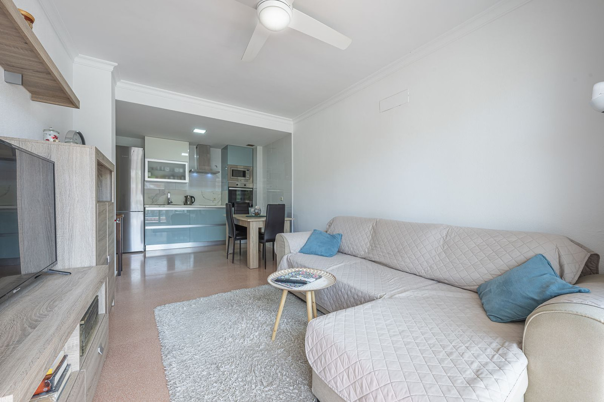 Se vende Apartamento Planta Media de 2 dormitorios en Costa Del Sol, Málaga, España
