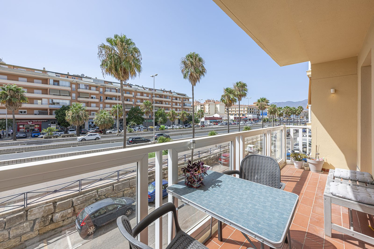 Se vende Apartamento Planta Media de 2 dormitorios en Costa Del Sol, Málaga, España