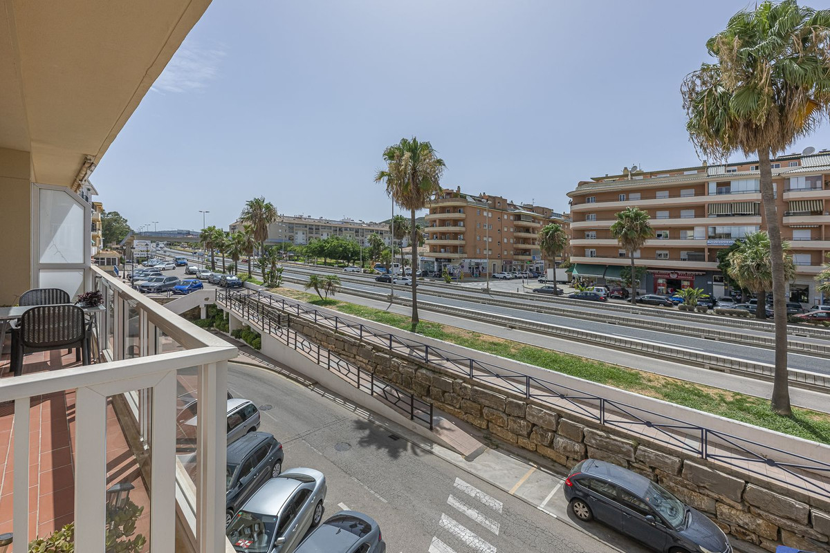 Se vende Apartamento Planta Media de 2 dormitorios en Costa Del Sol, Málaga, España