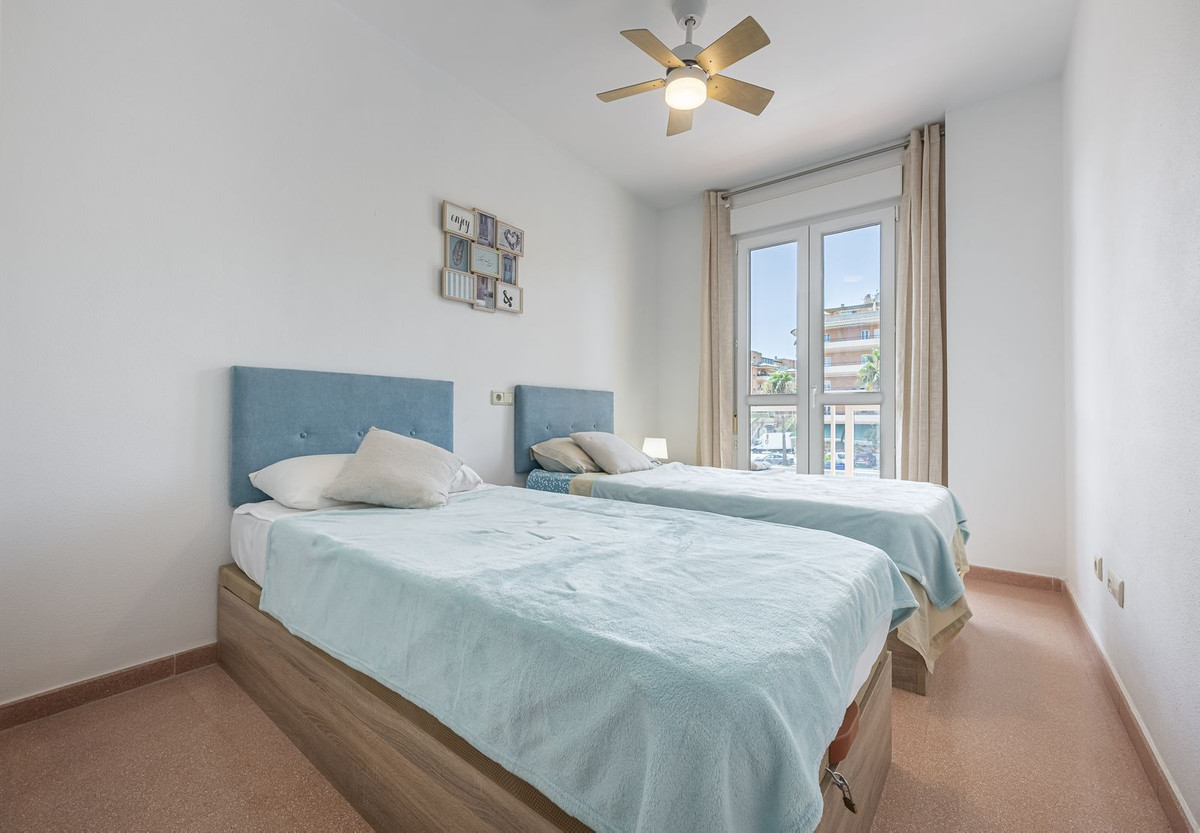 Se vende Apartamento Planta Media de 2 dormitorios en Costa Del Sol, Málaga, España