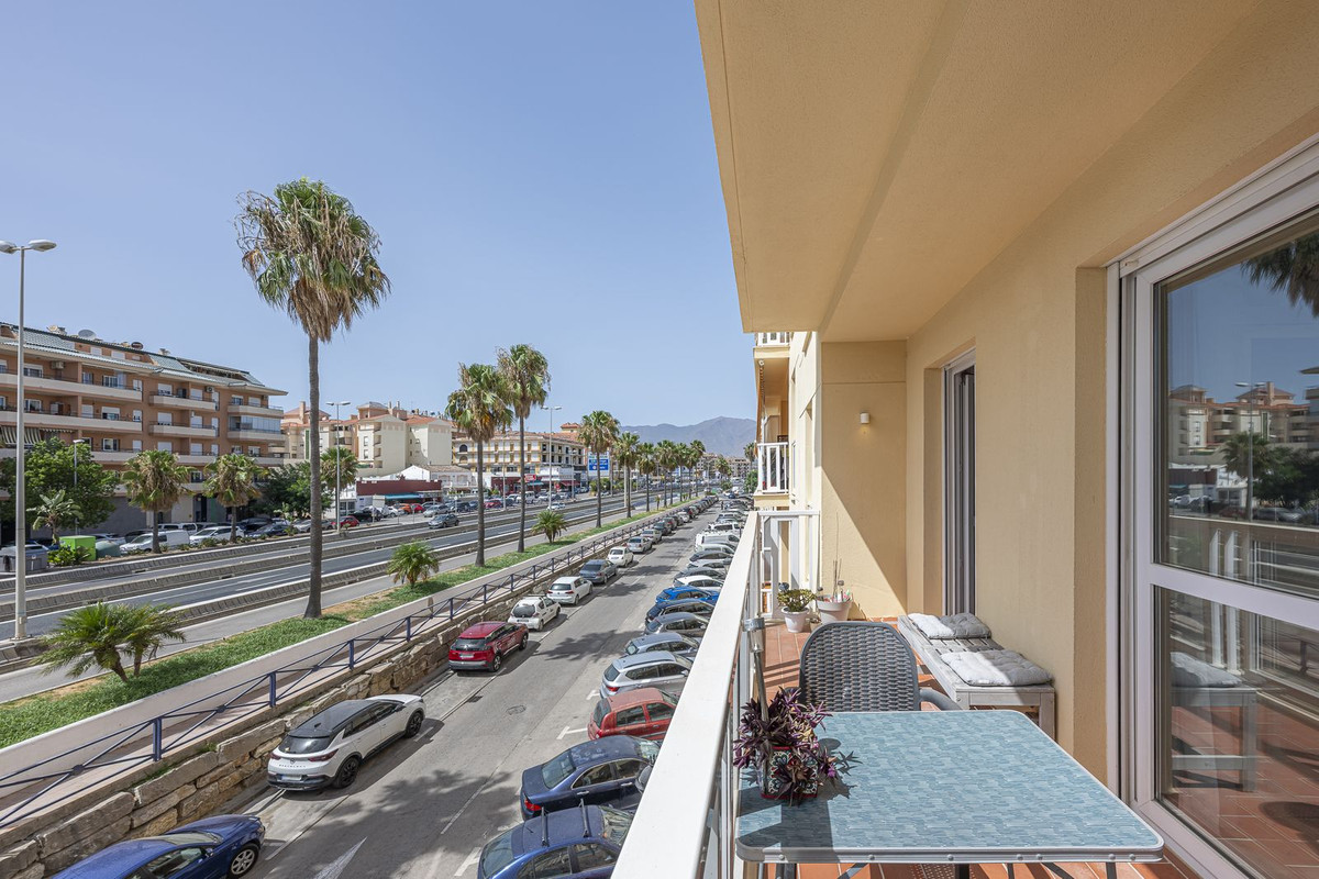 Se vende Apartamento Planta Media de 2 dormitorios en Costa Del Sol, Málaga, España