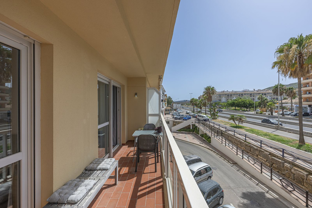 Se vende Apartamento Planta Media de 2 dormitorios en Costa Del Sol, Málaga, España