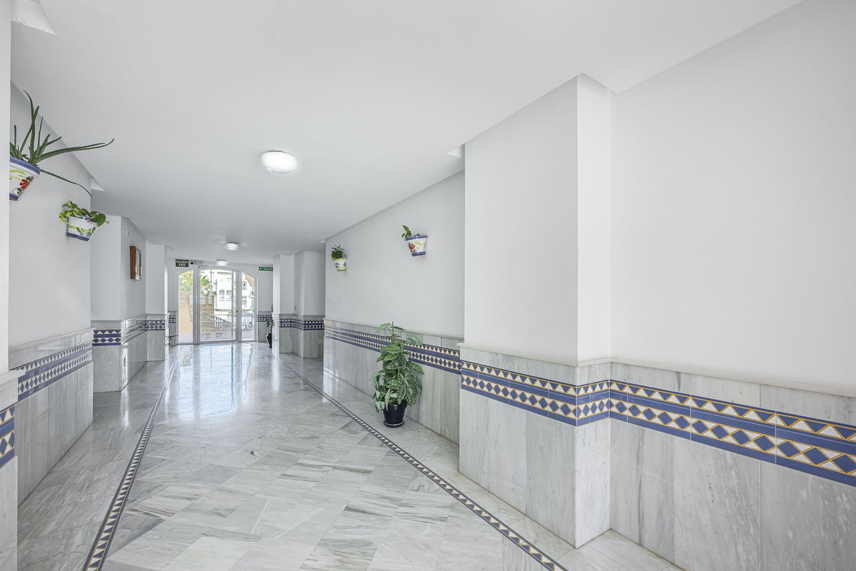 Se vende Apartamento Planta Media de 2 dormitorios en Costa Del Sol, Málaga, España