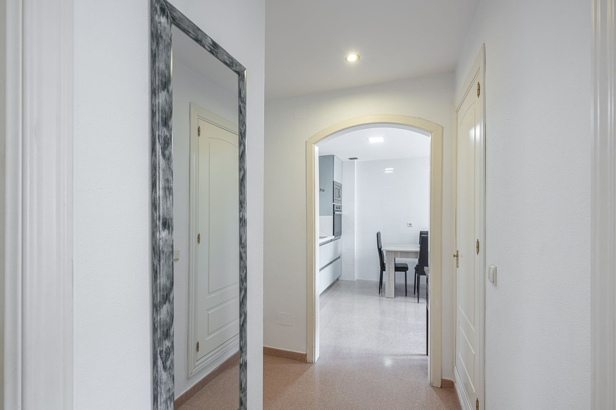 Se vende Apartamento Planta Media de 2 dormitorios en Costa Del Sol, Málaga, España