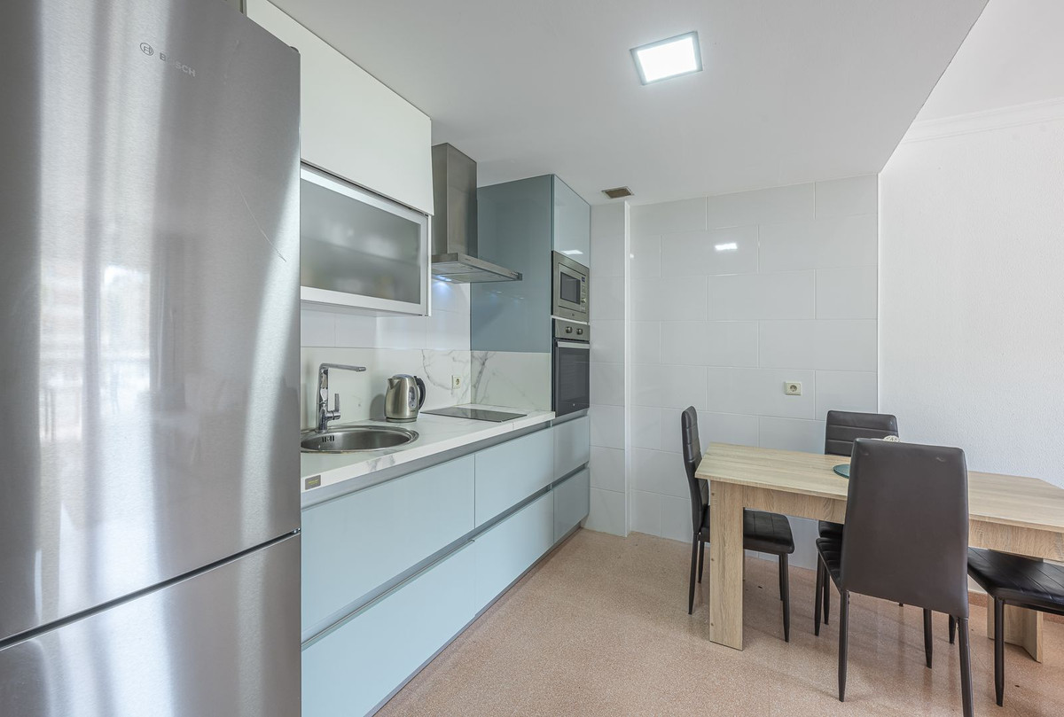 Se vende Apartamento Planta Media de 2 dormitorios en Costa Del Sol, Málaga, España