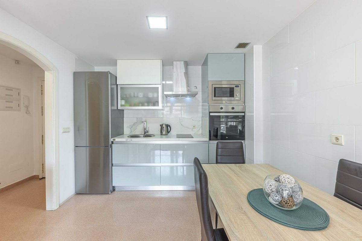 Se vende Apartamento Planta Media de 2 dormitorios en Costa Del Sol, Málaga, España