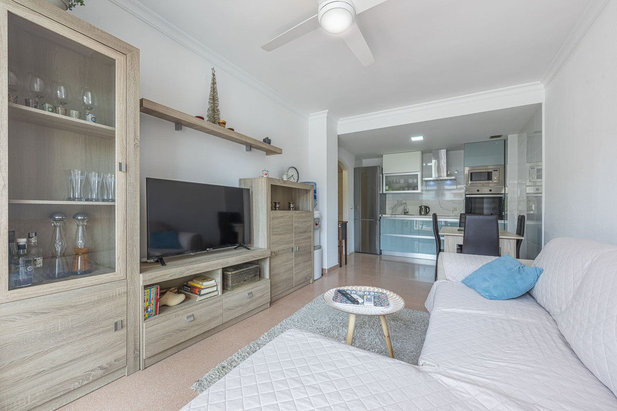 Se vende Apartamento Planta Media de 2 dormitorios en Costa Del Sol, Málaga, España