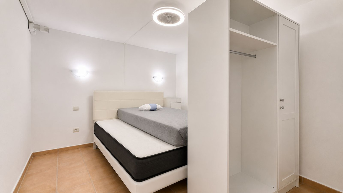9 Bed Townhouse for sale in Nueva Andalucía Costa Del Sol, Málaga, Spain