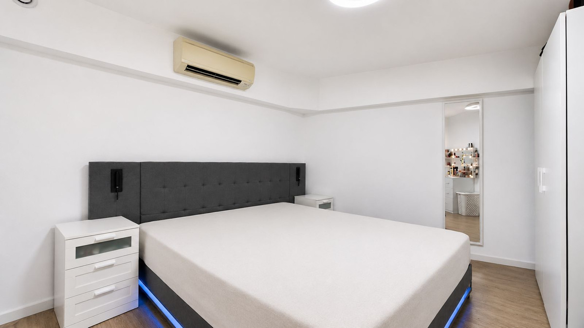 9 Bed Townhouse for sale in Nueva Andalucía Costa Del Sol, Málaga, Spain