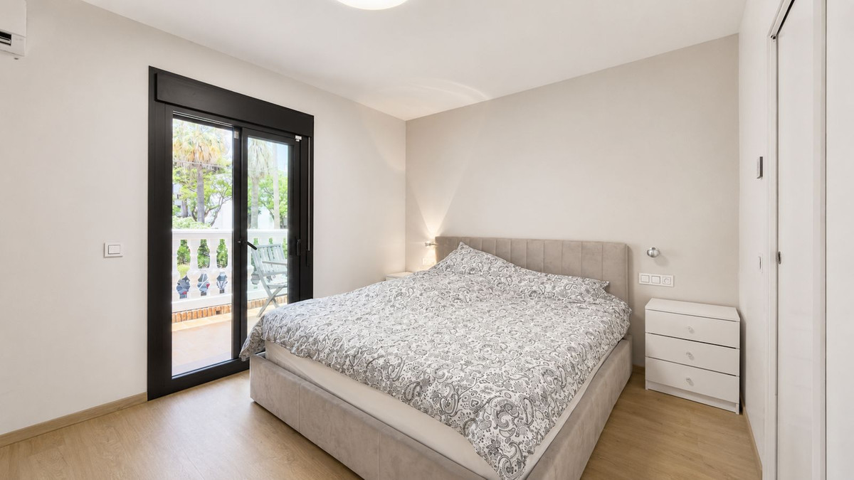 9 Bed Townhouse for sale in Nueva Andalucía Costa Del Sol, Málaga, Spain