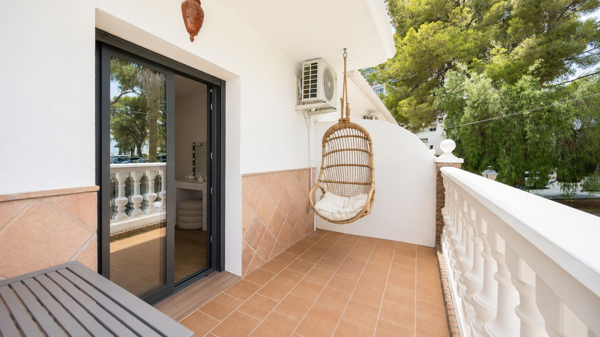 9 Bed Townhouse for sale in Nueva Andalucía Costa Del Sol, Málaga, Spain
