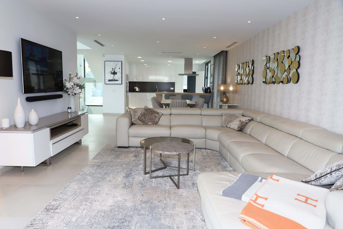 5 Bed Townhouse for sale in New Golden Mile Costa Del Sol, Málaga, Spain