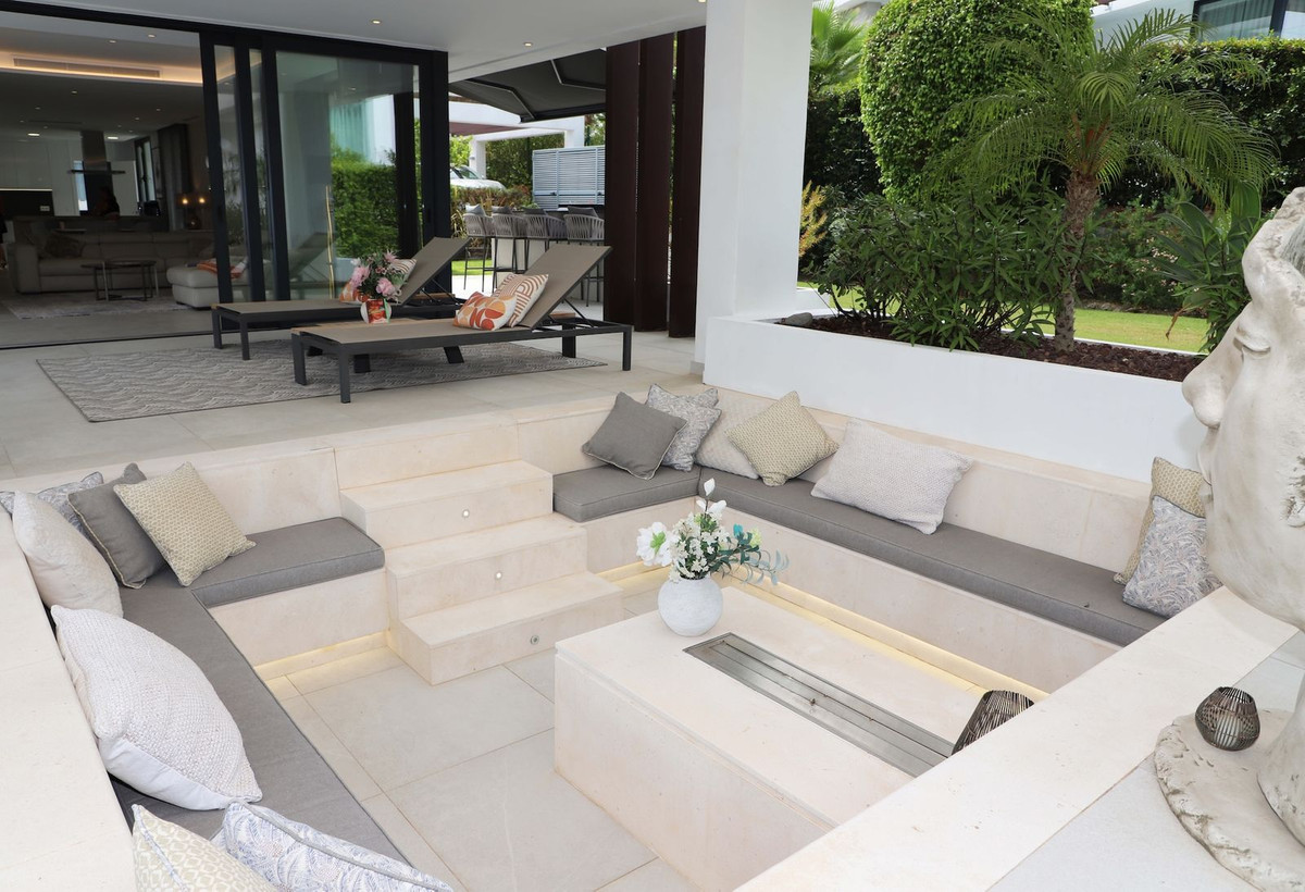 5 Bed Townhouse for sale in New Golden Mile Costa Del Sol, Málaga, Spain