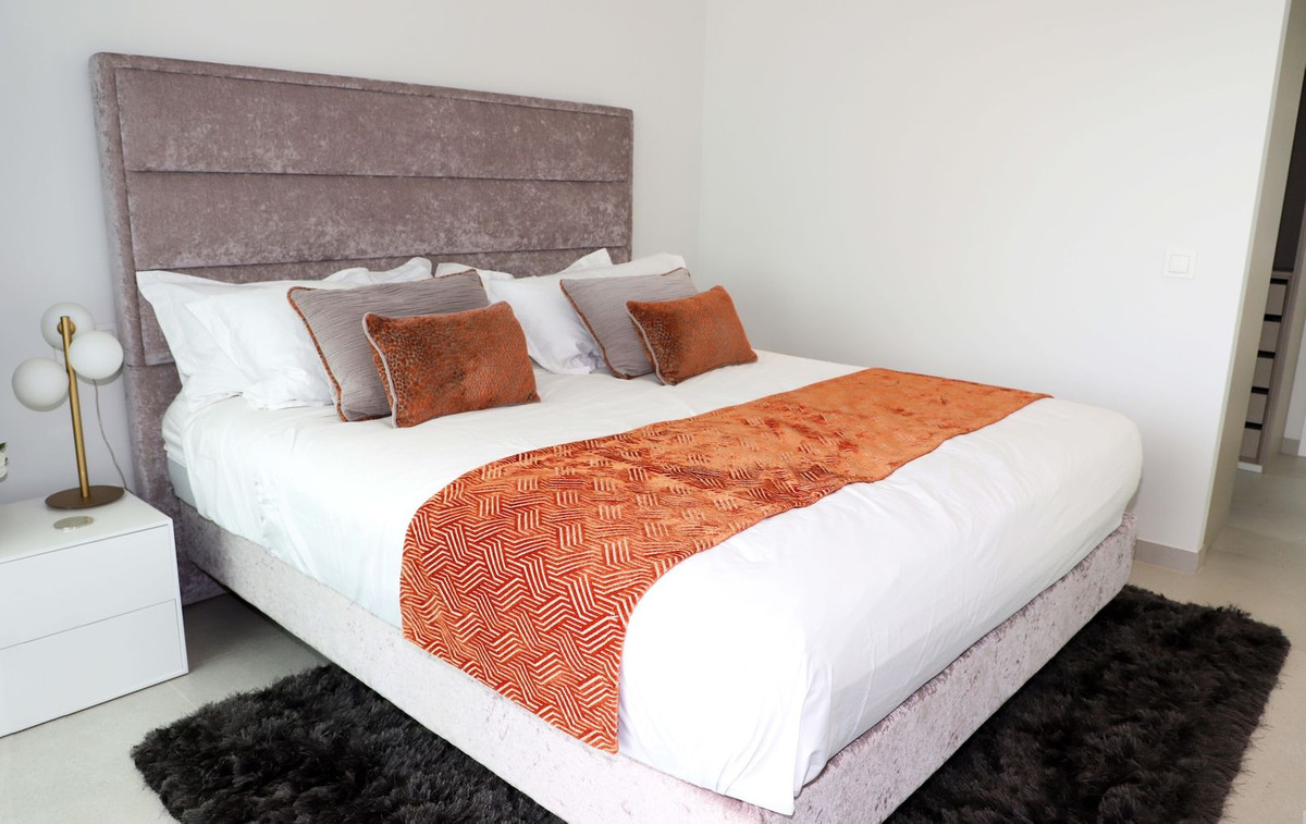 5 Bed Townhouse for sale in New Golden Mile Costa Del Sol, Málaga, Spain