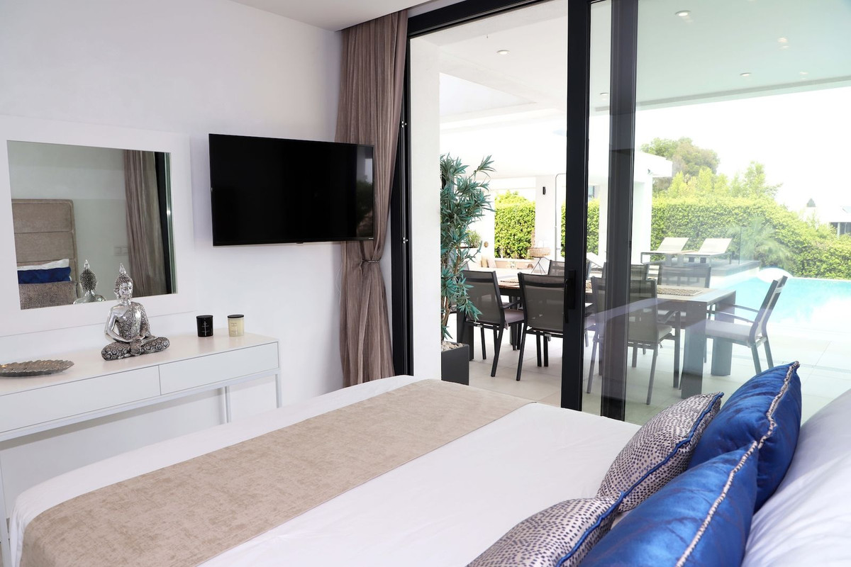 5 Bed Townhouse for sale in New Golden Mile Costa Del Sol, Málaga, Spain