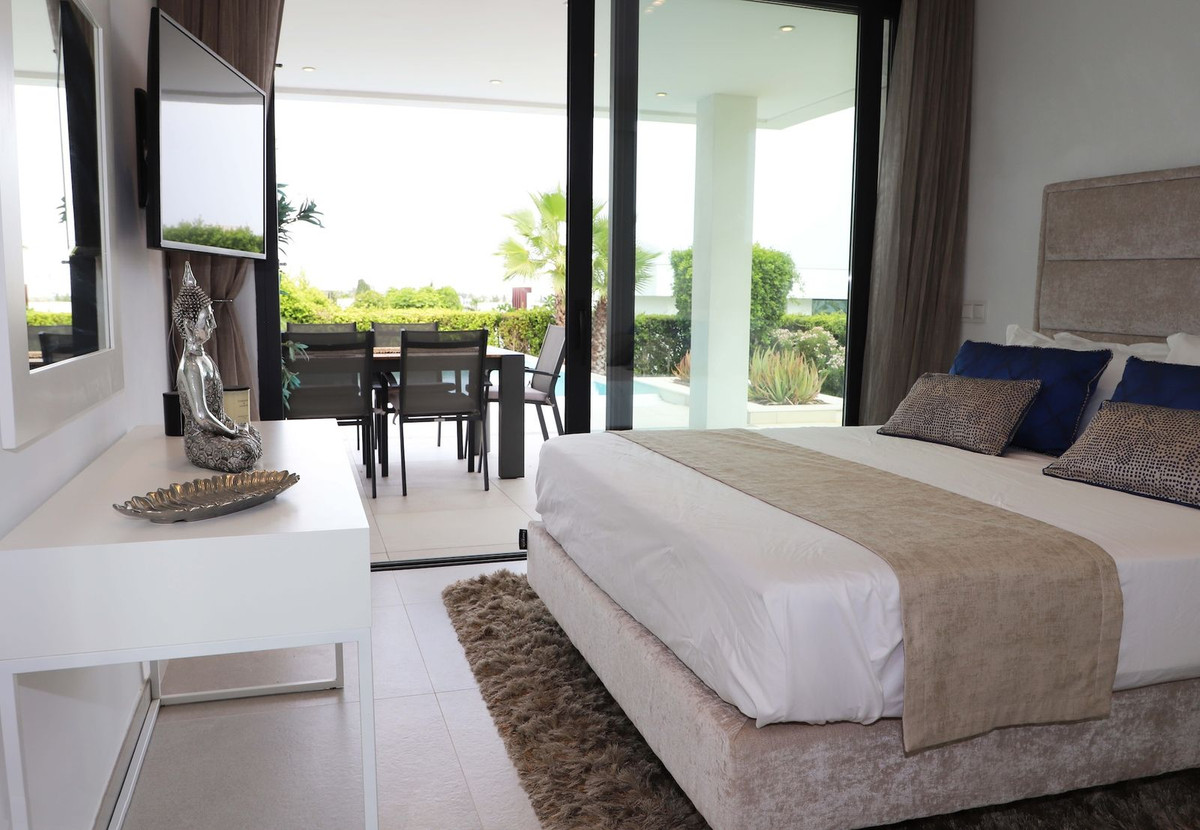 5 Bed Townhouse for sale in New Golden Mile Costa Del Sol, Málaga, Spain