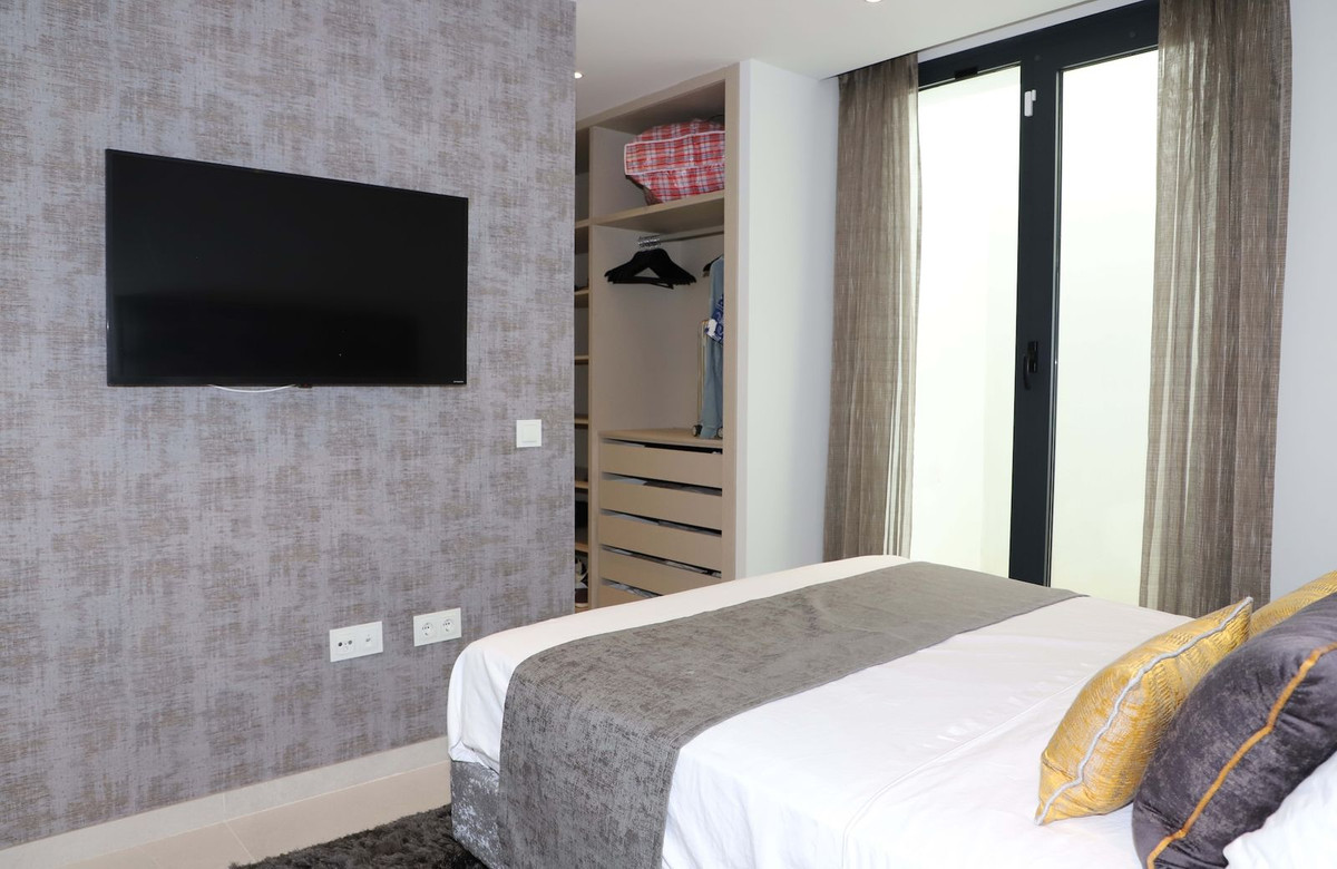 5 Bed Townhouse for sale in New Golden Mile Costa Del Sol, Málaga, Spain