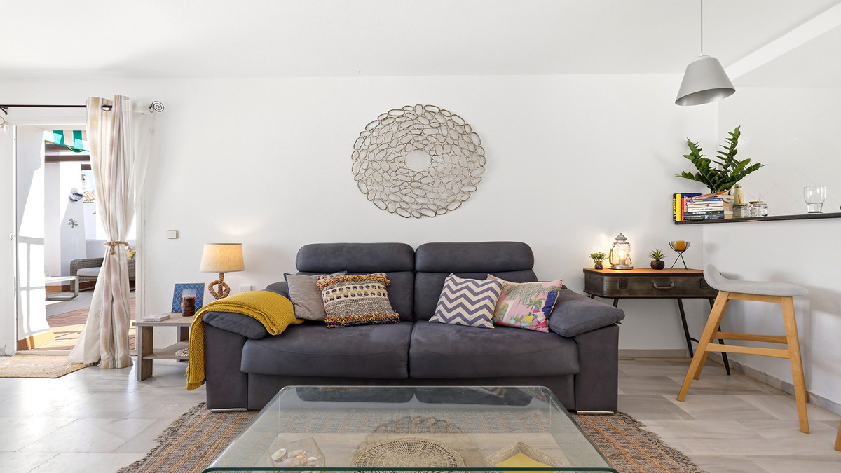 2 Bed Apartment for sale in La Duquesa Costa Del Sol, Málaga, Spain