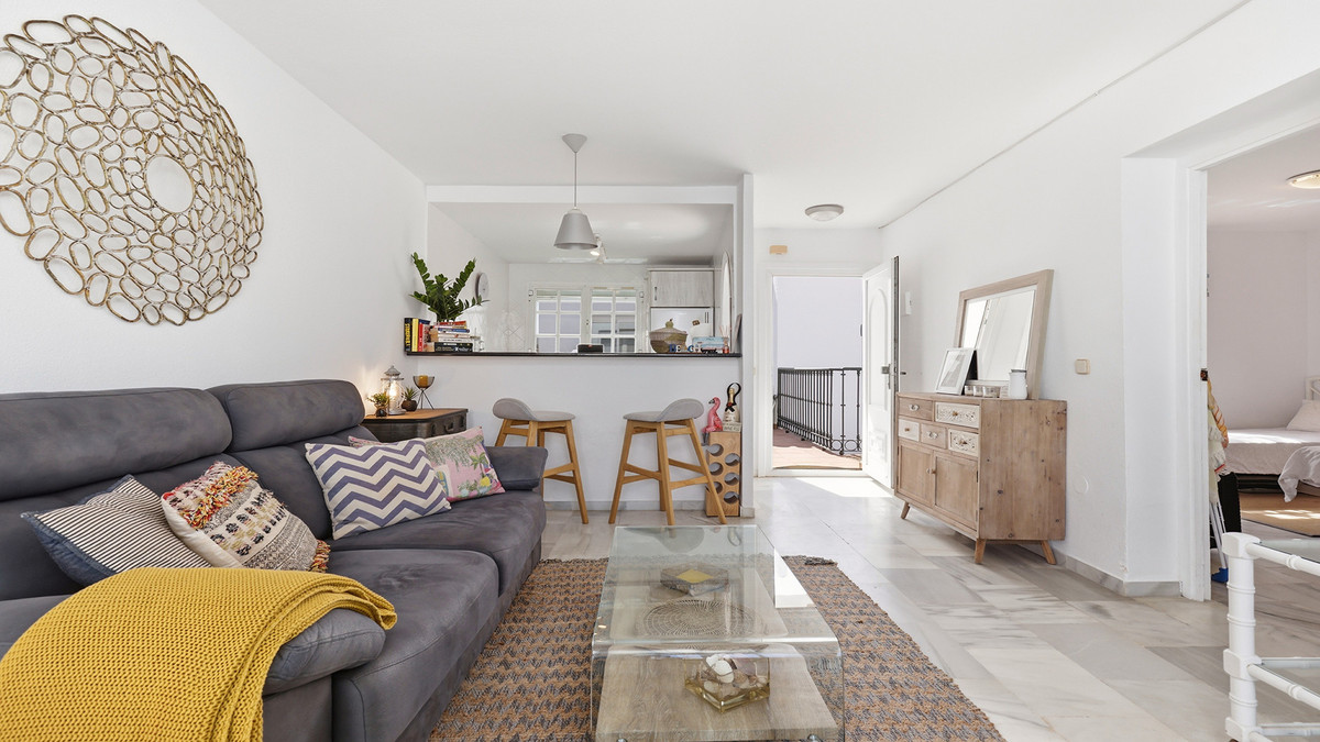 2 Bed Apartment for sale in La Duquesa Costa Del Sol, Málaga, Spain