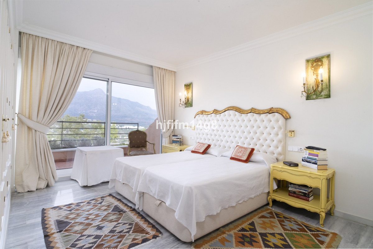4 Bed Apartment for sale in Nueva Andalucía Costa Del Sol, Málaga, Spain