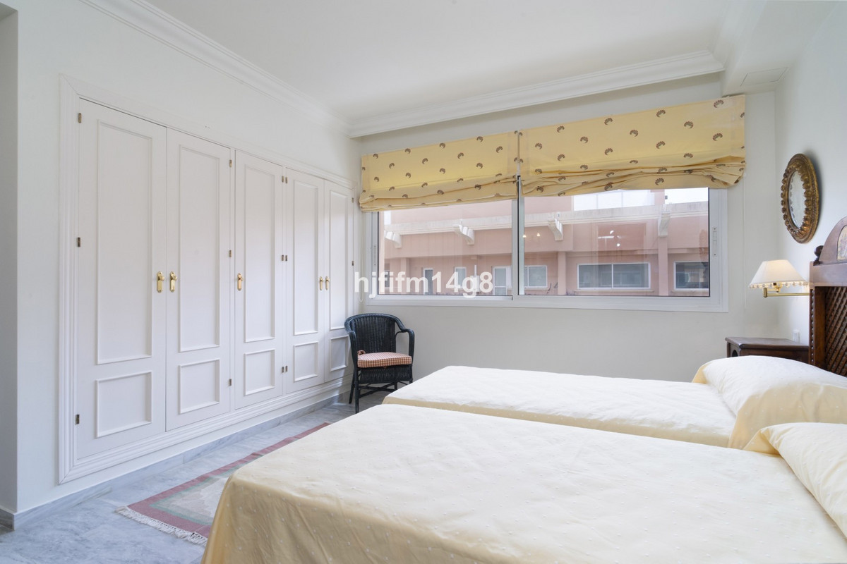 4 Bed Apartment for sale in Nueva Andalucía Costa Del Sol, Málaga, Spain