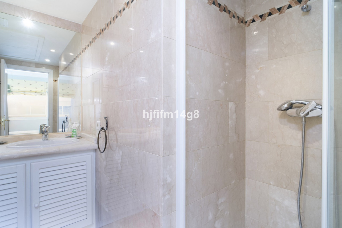 4 Bed Apartment for sale in Nueva Andalucía Costa Del Sol, Málaga, Spain
