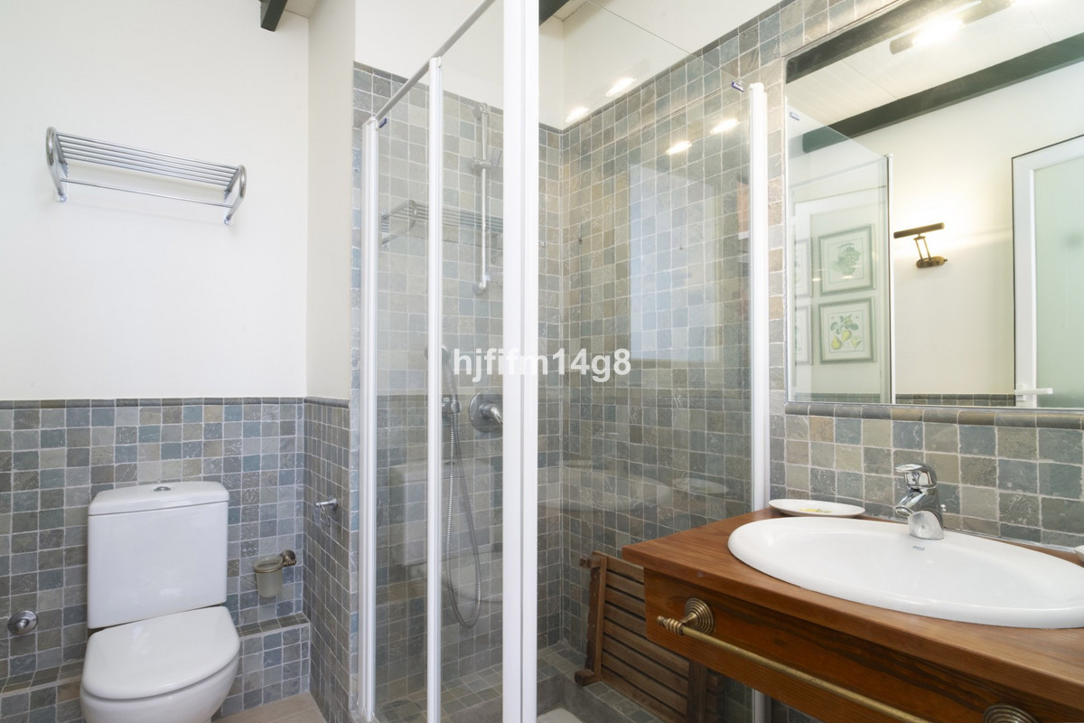 4 Bed Apartment for sale in Nueva Andalucía Costa Del Sol, Málaga, Spain