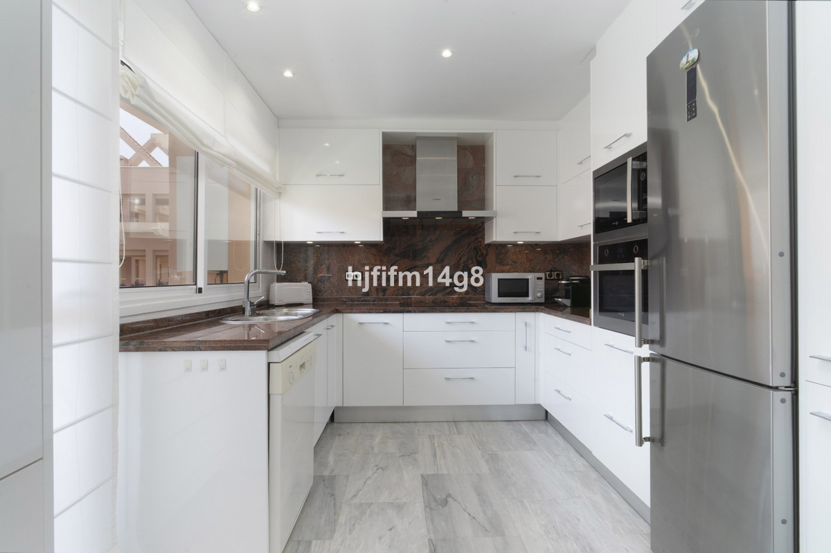 4 Bed Apartment for sale in Nueva Andalucía Costa Del Sol, Málaga, Spain