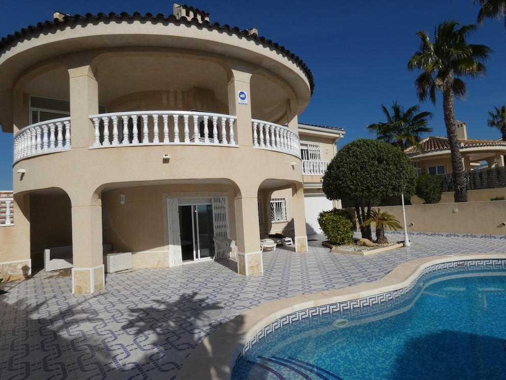 Se vende Villa - Chalet de 4 dormitorios en Costa Blanca, Alicante, España