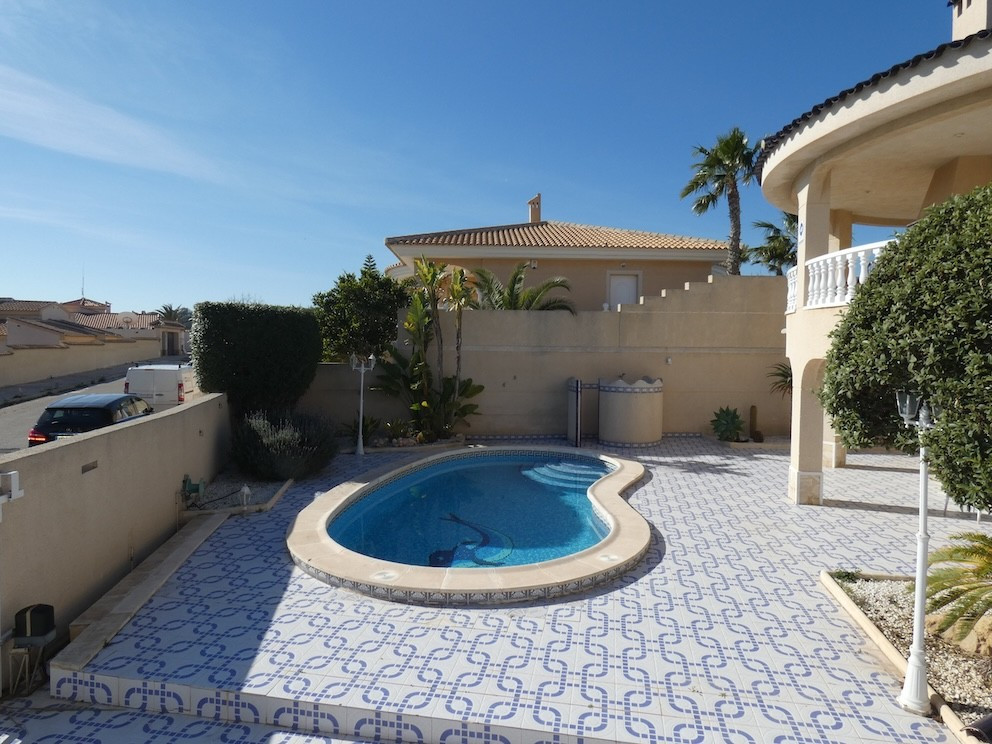 Se vende Villa - Chalet de 4 dormitorios en Costa Blanca, Alicante, España
