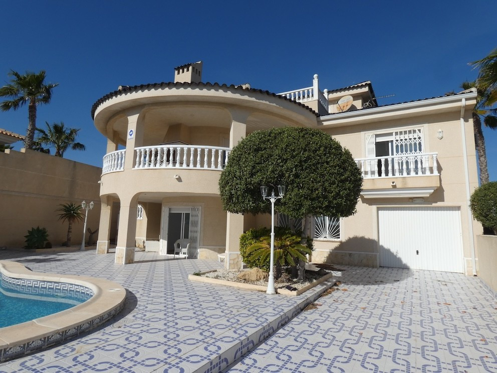 Se vende Villa - Chalet de 4 dormitorios en Costa Blanca, Alicante, España
