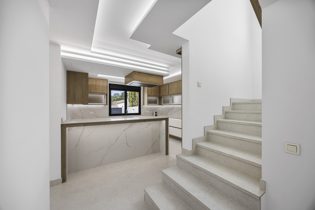 4 Bed Townhouse for sale in Guadalmina Alta Costa Del Sol, Málaga, Spain