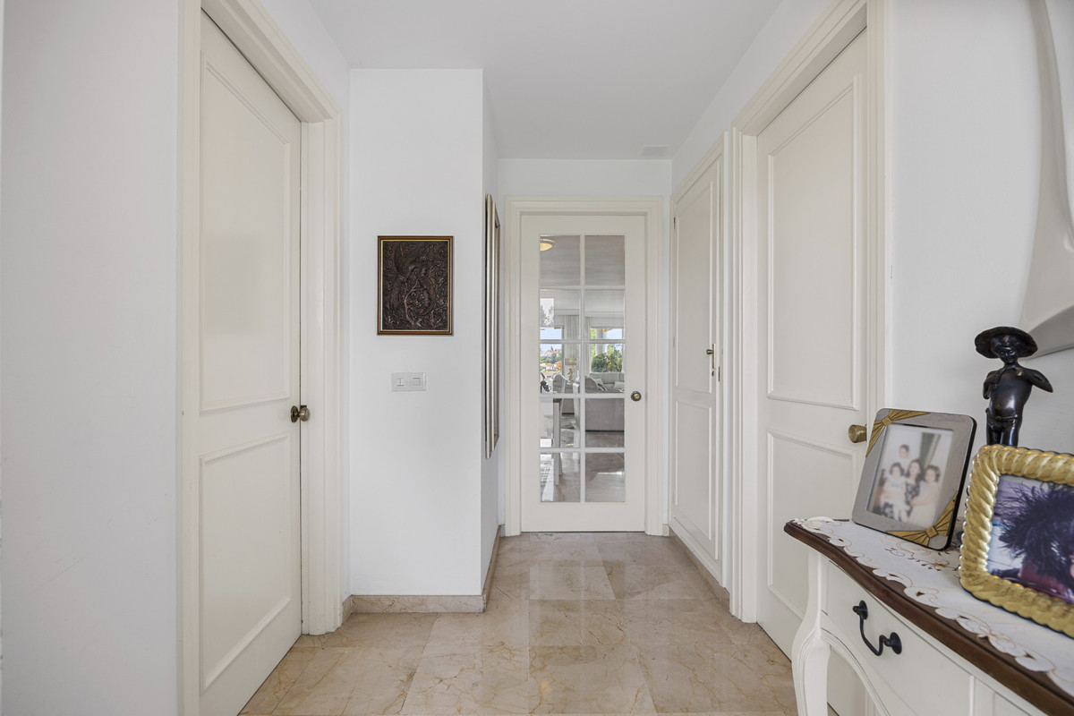 2 Bed Apartment for sale in Guadalmina Alta Costa Del Sol, Málaga, Spain